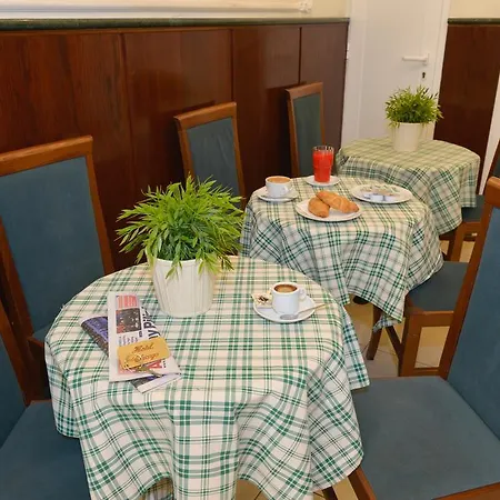 芝加哥酒店 2* 罗马