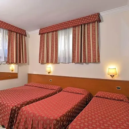 Chicago Hotel Roma